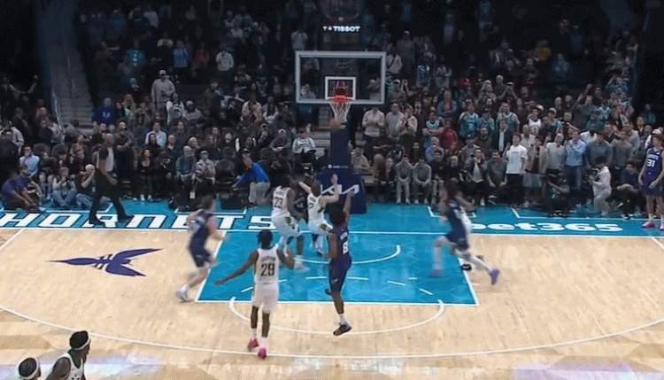 开云官网-绝杀战术没打出来！三球突破受阻无奈分球 塞克斯顿干拔篮外空心