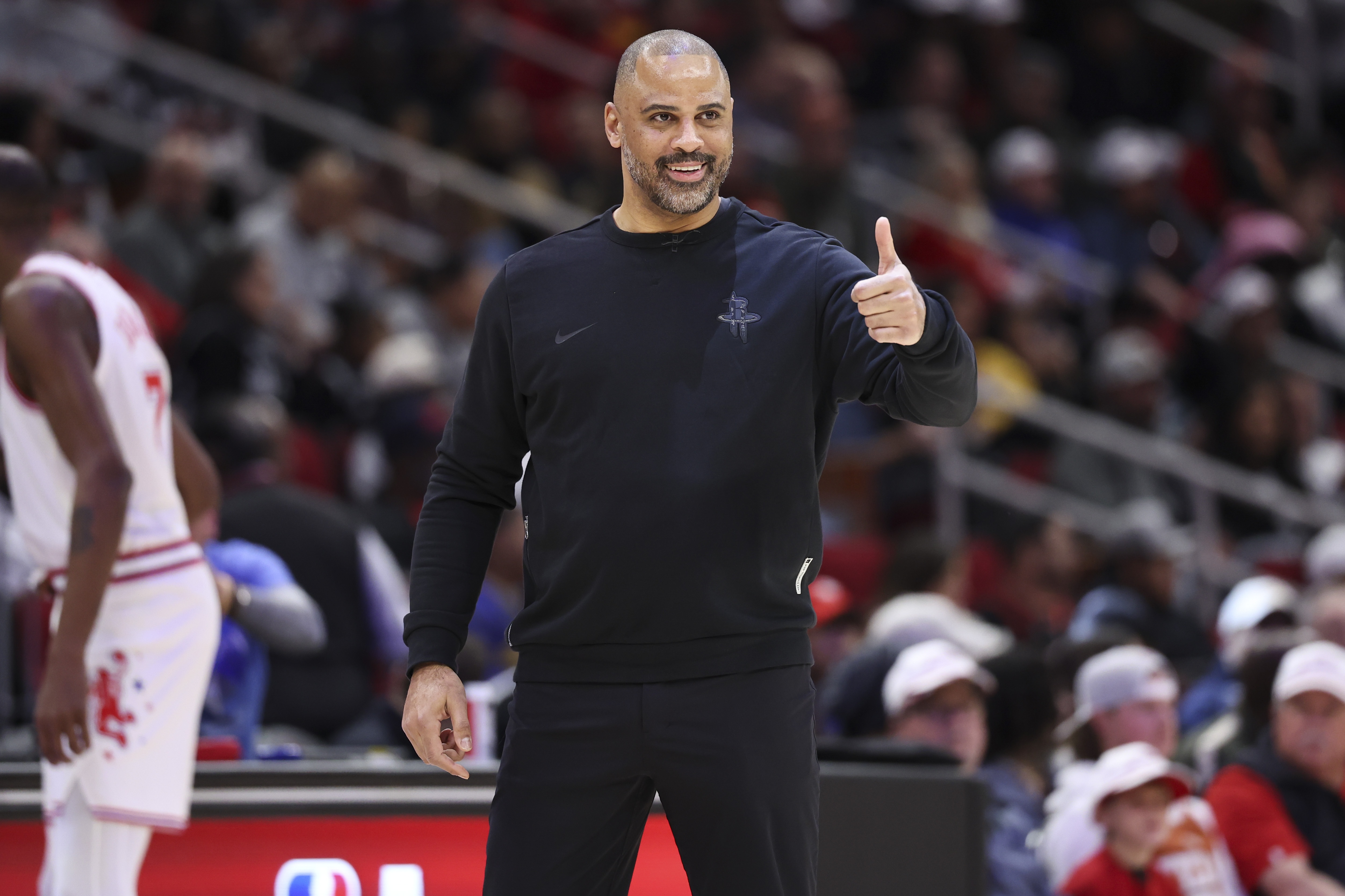 开云体育下载-19个失误人麻了！火箭没控卫&amp;空间拥挤 失误多看似偶然实则必然？